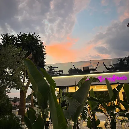 Park Bujari 酒店 *