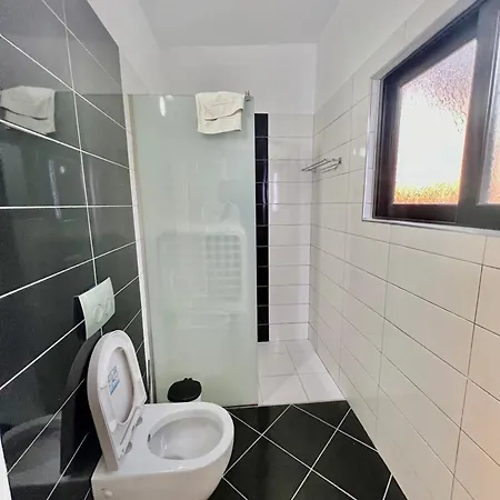 Park Bujari 酒店 *