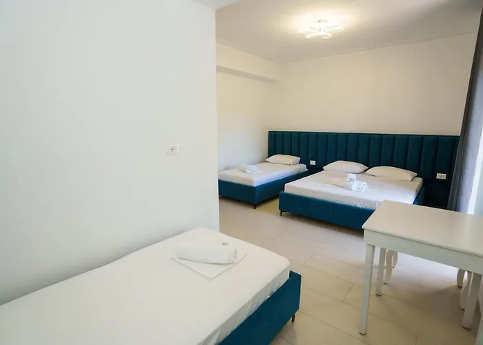 Park Bujari Εξαμίλιο